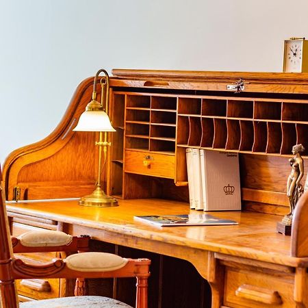 Classic Style Apartment In The Center Of Riga Bagian luar foto