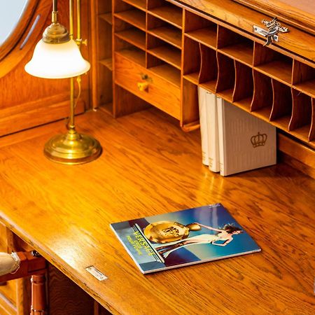 Classic Style Apartment In The Center Of Riga Bagian luar foto