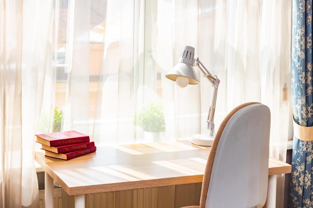 Classic Style Apartment In The Center Of Riga Bagian luar foto