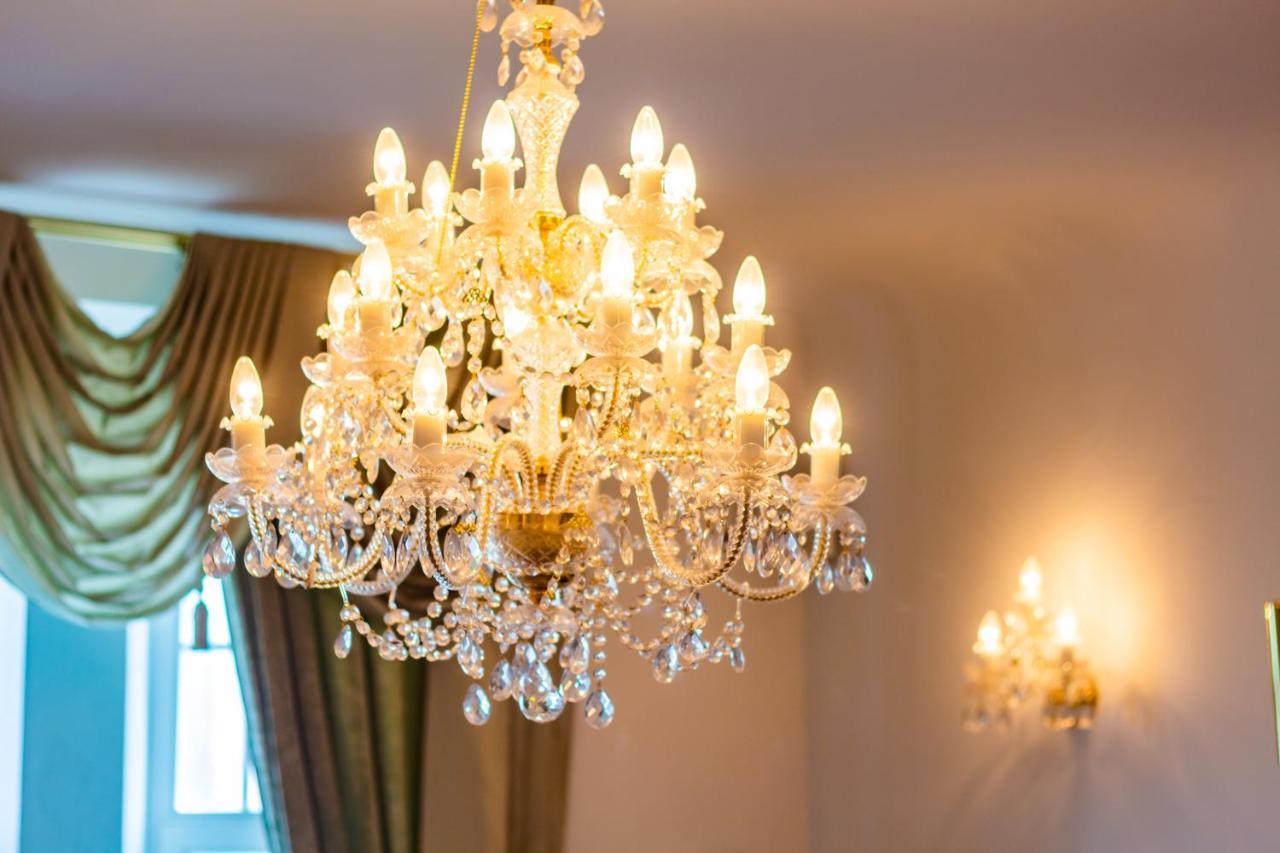 Classic Style Apartment In The Center Of Riga Bagian luar foto