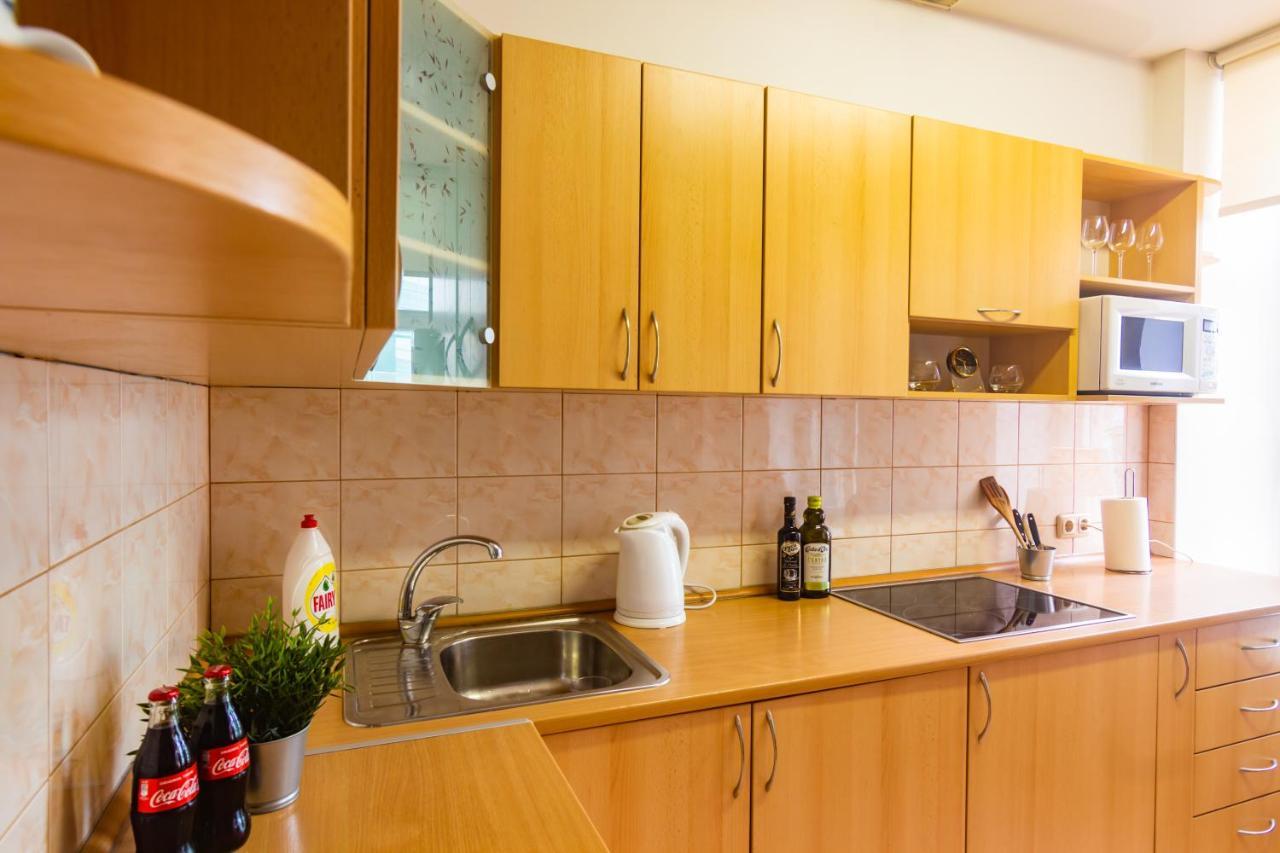 Classic Style Apartment In The Center Of Riga Bagian luar foto