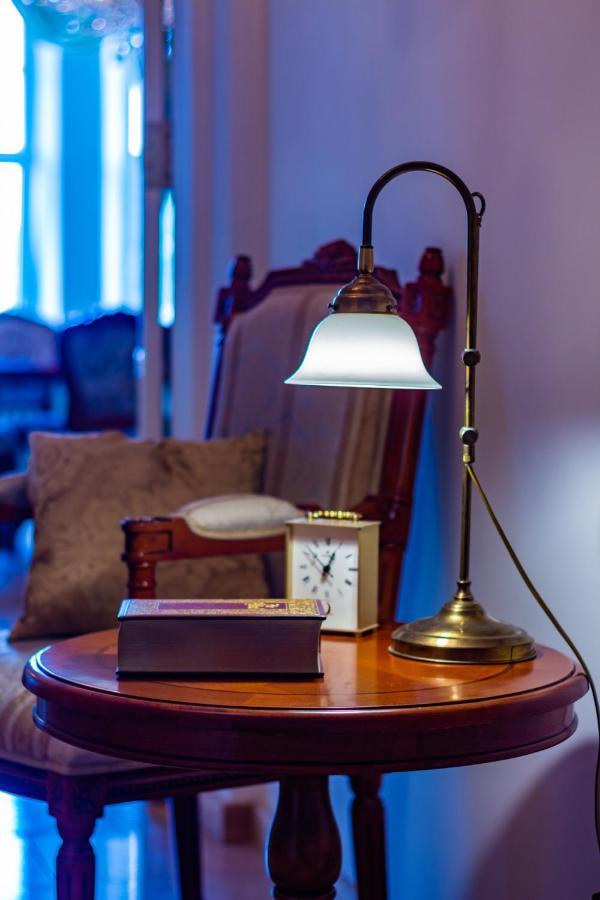 Classic Style Apartment In The Center Of Riga Bagian luar foto
